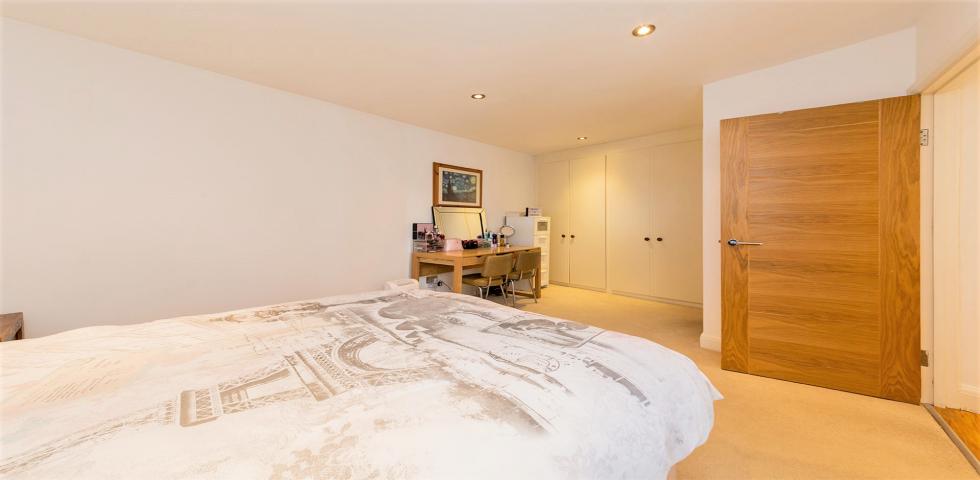 			2 Bedroom, 1 bath, 1 reception Flat			 Randolph Gardens, Maida Vale